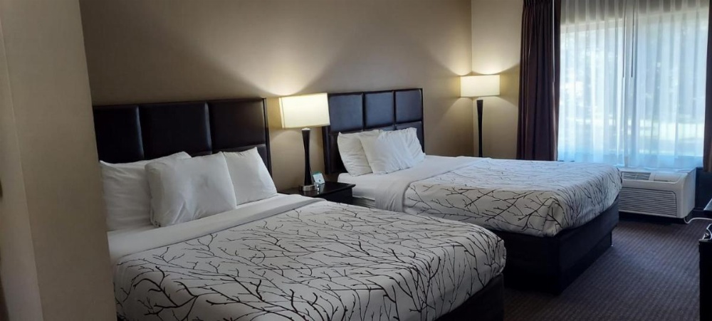 Parkwood Inn & Suites Image 11
