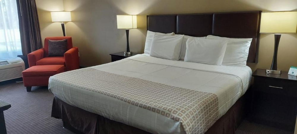 Parkwood Inn & Suites Image 14