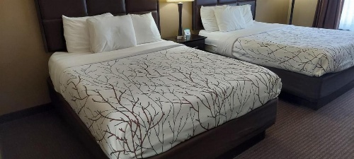 Parkwood Inn & Suites image 15