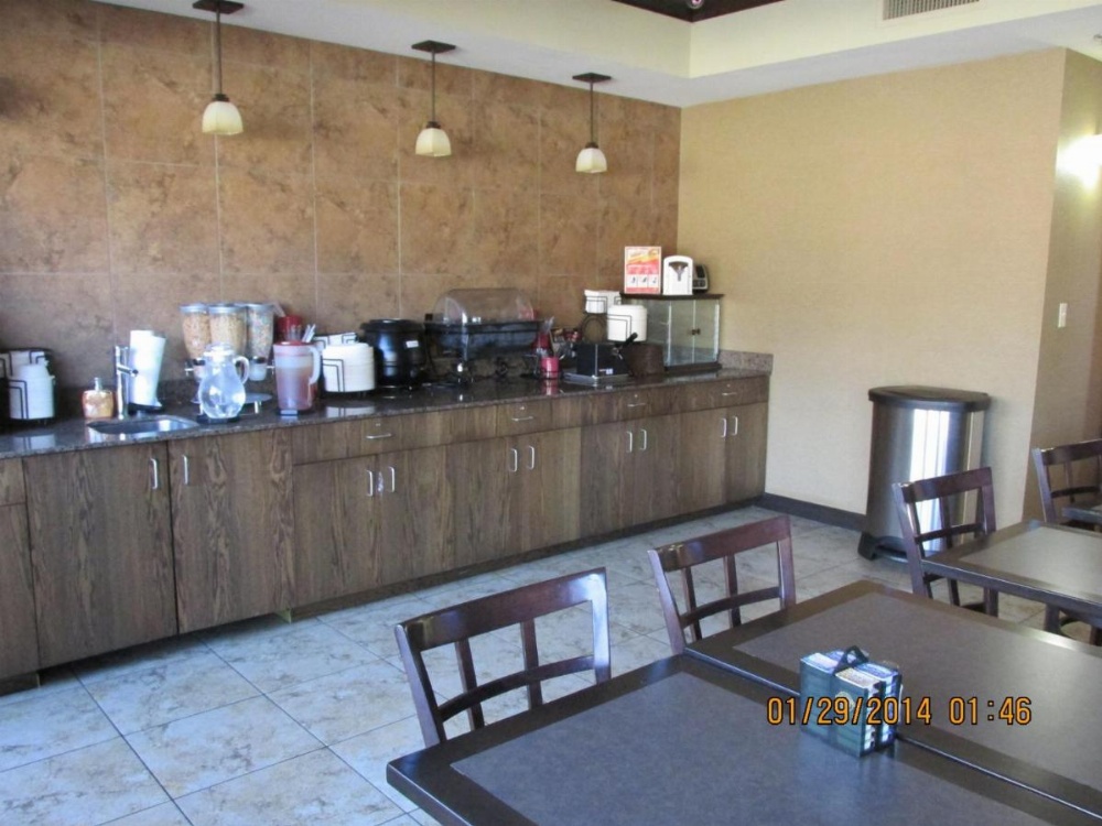 Parkwood Inn & Suites Image 21