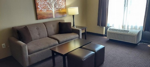 Parkwood Inn & Suites image 8